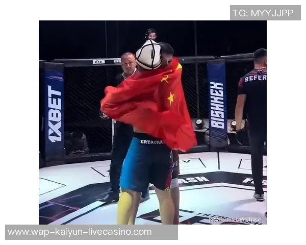 尤班克对决强敌展现拳坛魅力精彩赛事引发拳迷热议